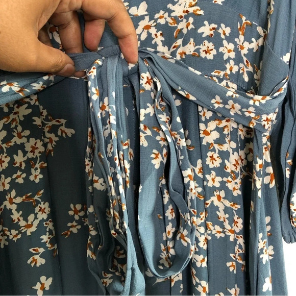 Faithfull the Brand Chloe Corn Flower Midi Dress 2 - Picture 9 of 15